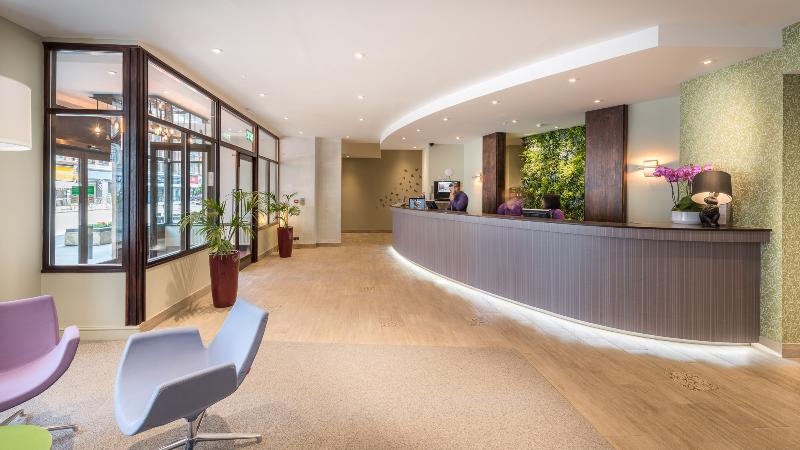 Bedford - Lobi