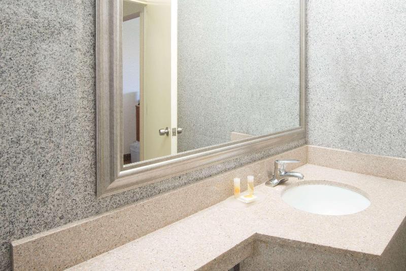 Red Roof Inn Copiague - Oda