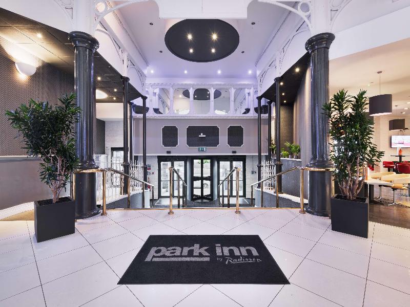 Park Inn Cardiff City Centre - Lobi