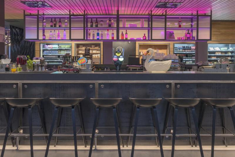 Moxy London Excel - Bar
