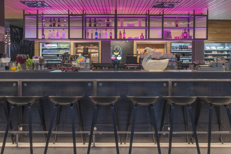 Moxy London Excel - Bar
