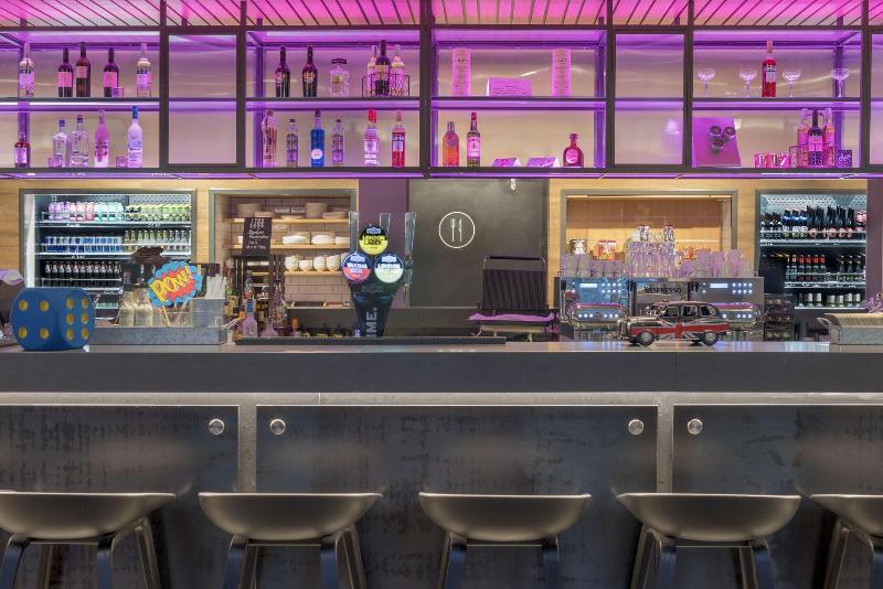 Moxy London Excel - Bar