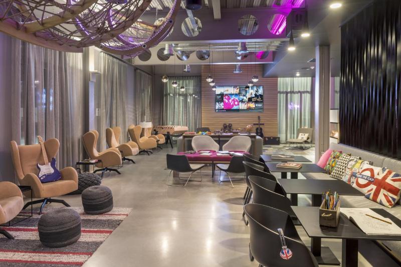 Moxy London Excel - Lobi