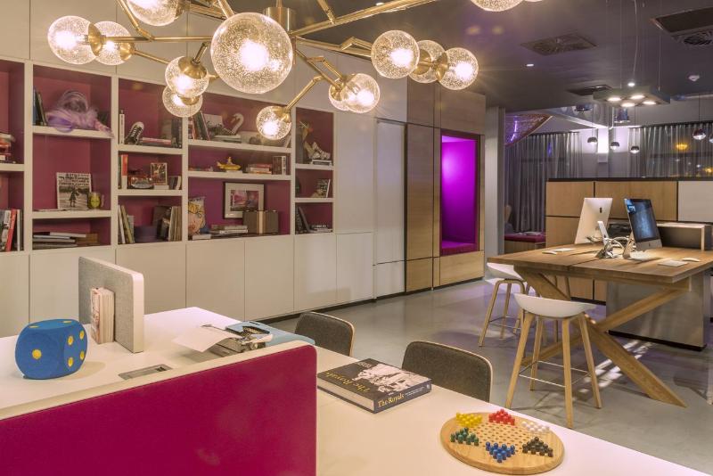 Moxy London Excel - Lobi