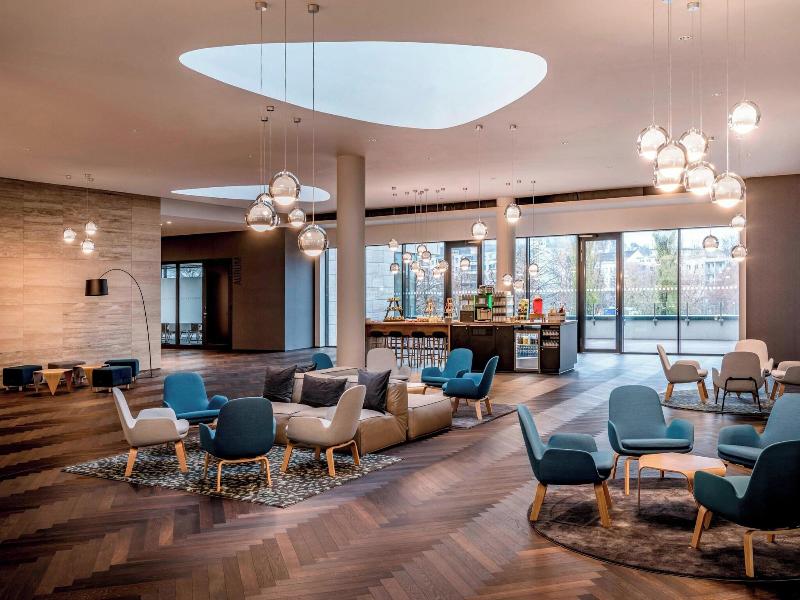 Courtyard by Marriott Brno - Lobi