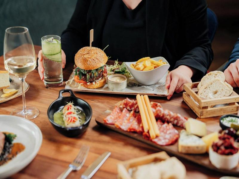 Courtyard by Marriott Brno - Restoran