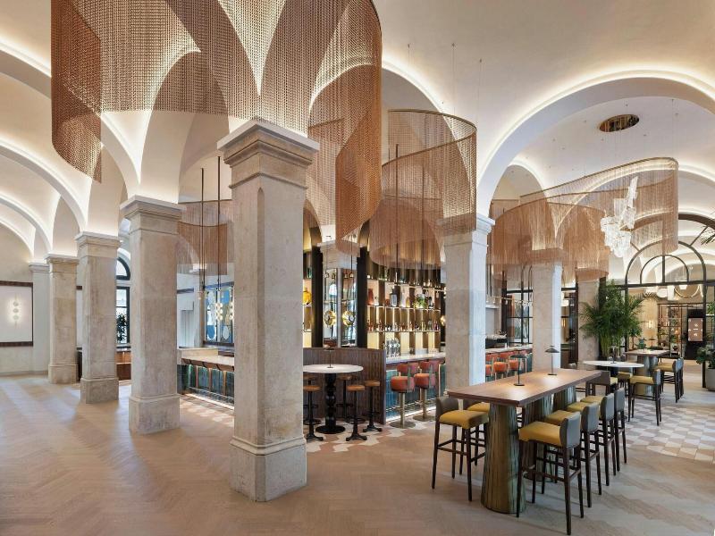 Renaissance Vienna Imperial Riding School - Bar