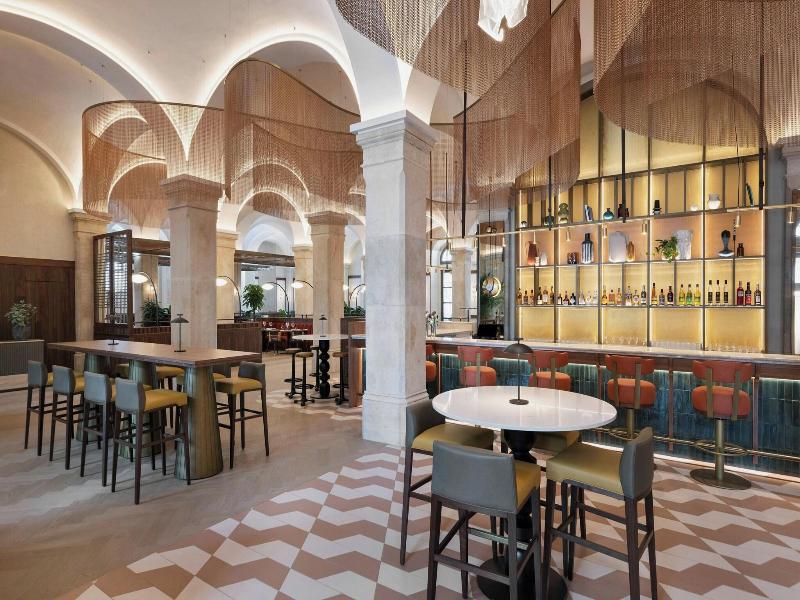 Renaissance Vienna Imperial Riding School - Bar
