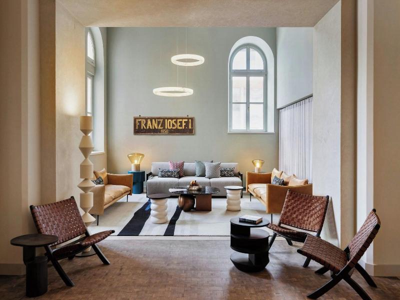 Renaissance Vienna Imperial Riding School - Lobi