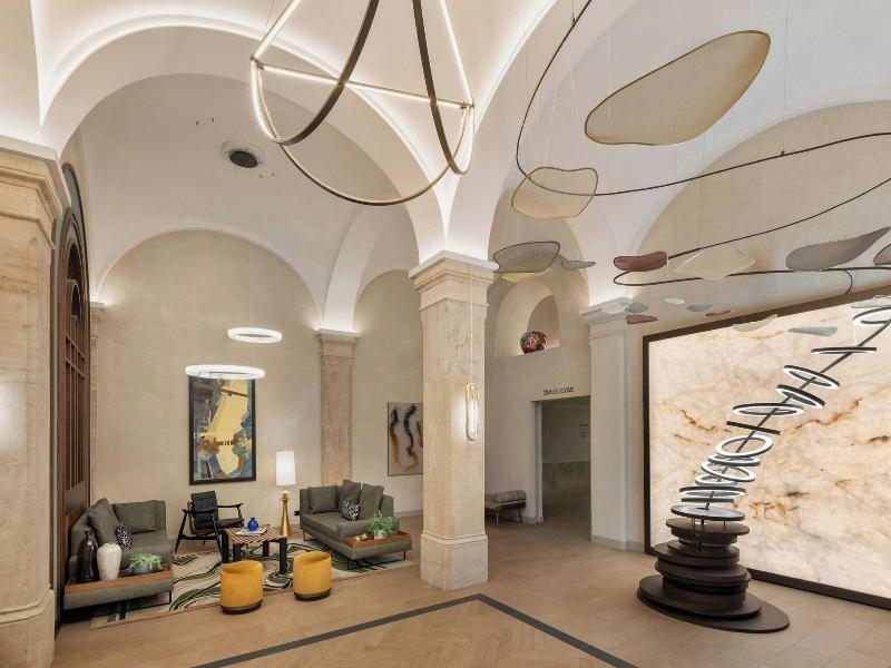 Renaissance Vienna Imperial Riding School - Lobi