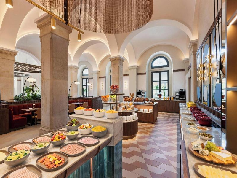 Renaissance Vienna Imperial Riding School - Restoran