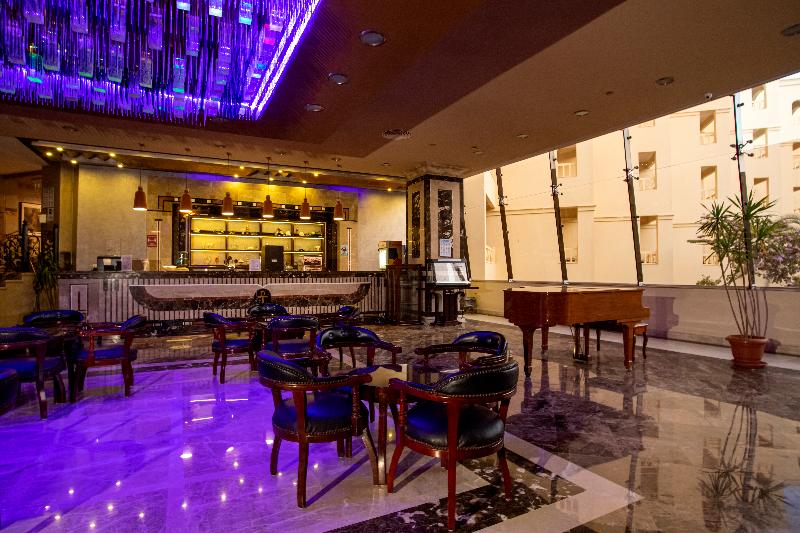 AMC Royal Hotel & Spa - Lobi