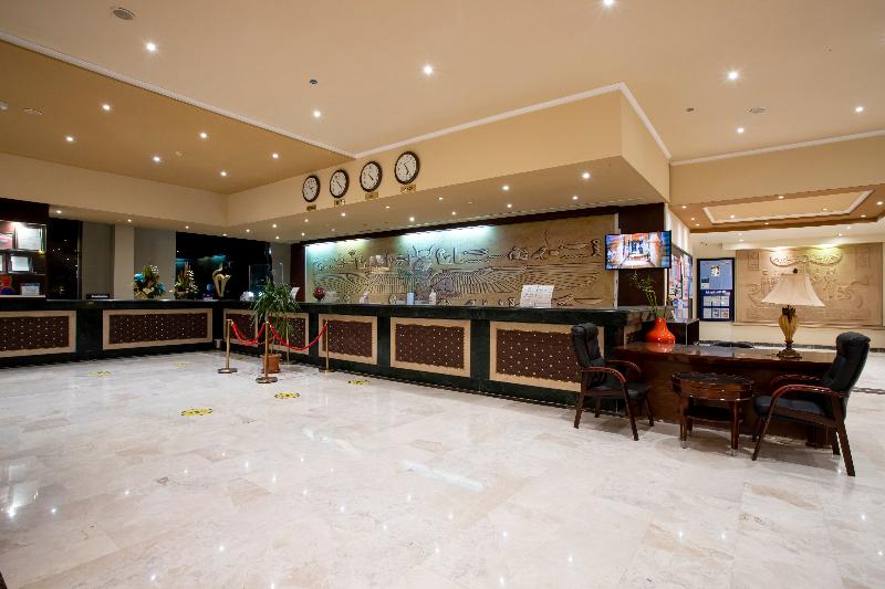 AMC Royal Hotel & Spa - Lobi