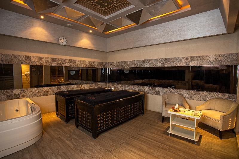 AMC Royal Hotel & Spa - Aktivite