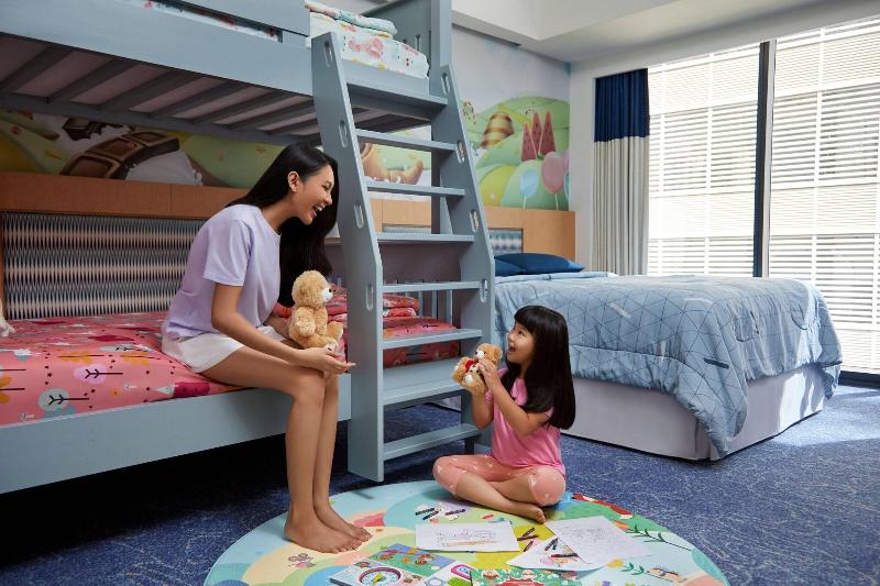 Four Points by Sheraton Surabaya - Oda