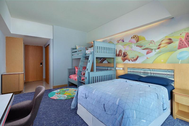 Four Points by Sheraton Surabaya - Oda