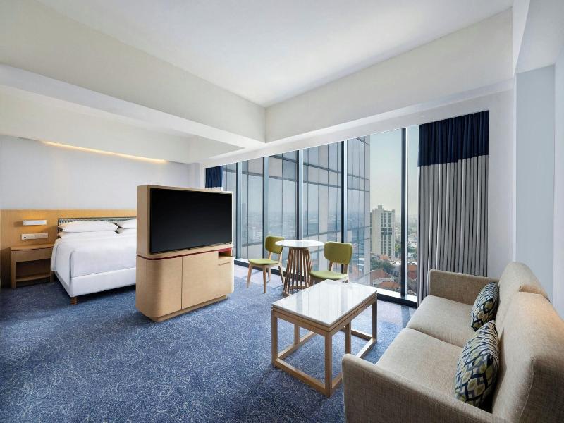 Four Points by Sheraton Surabaya - Oda