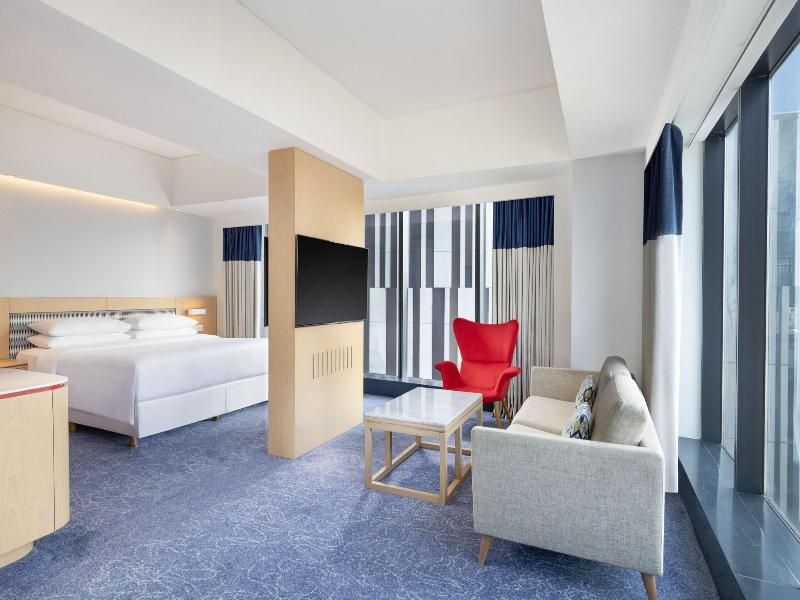 Four Points by Sheraton Surabaya - Oda