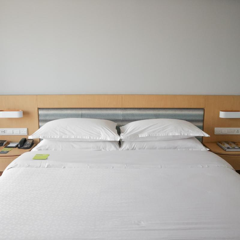 Four Points by Sheraton Surabaya - Oda