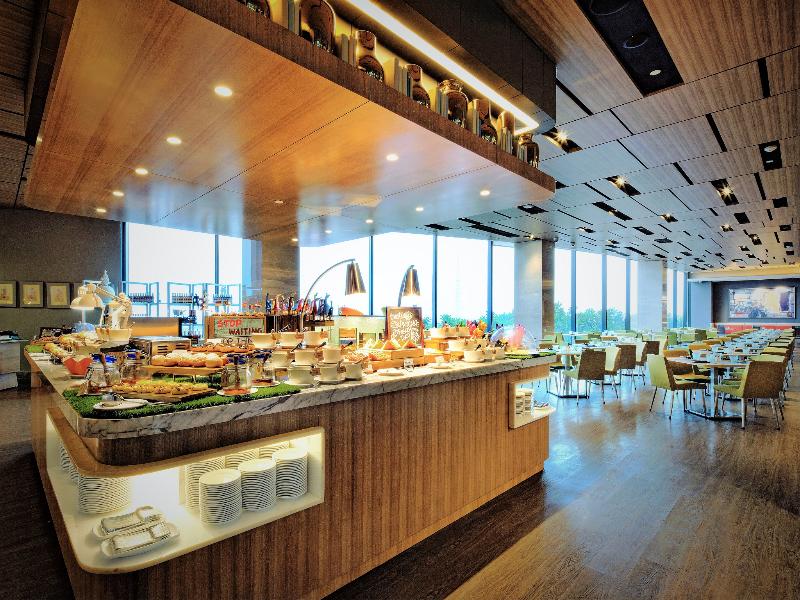 Four Points by Sheraton Surabaya - Restoran