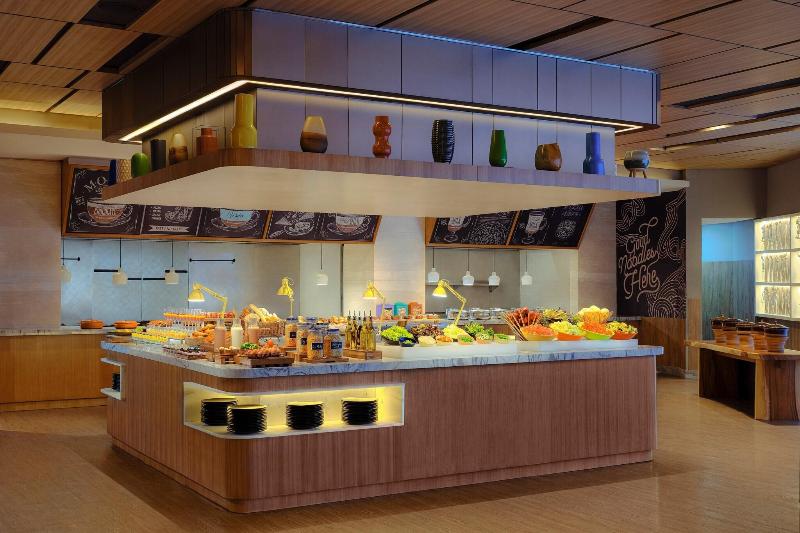 Four Points by Sheraton Surabaya - Restoran