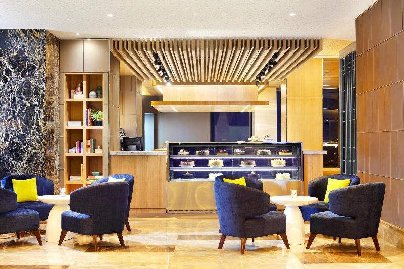 Four Points by Sheraton Surabaya - Restoran