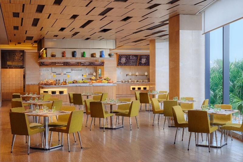 Four Points by Sheraton Surabaya - Restoran