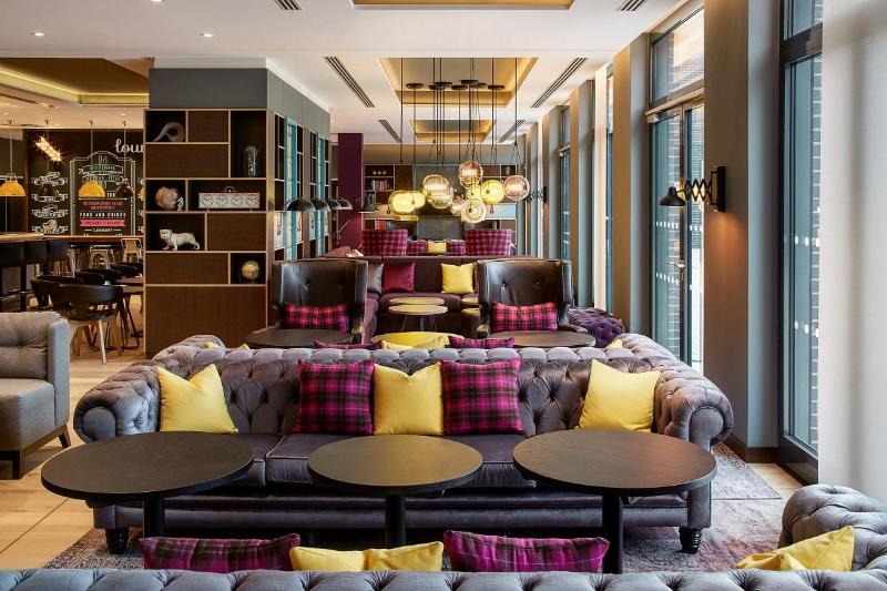 Premier Inn Frankfurt Messe - Lobi