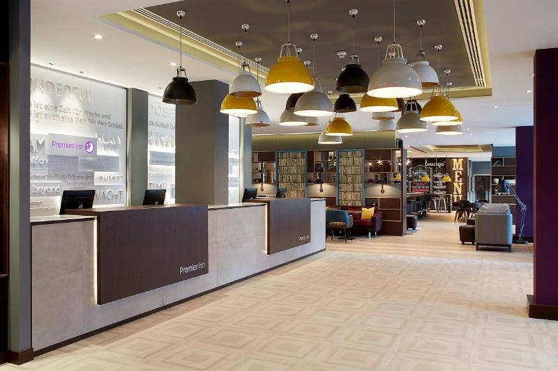 Premier Inn Frankfurt Messe - Lobi