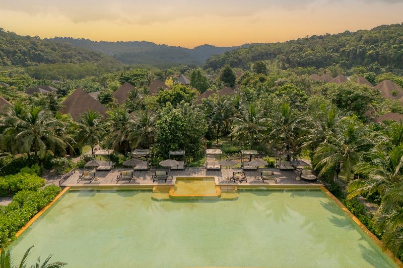 High Season Pool Villa & Spa - Havuz