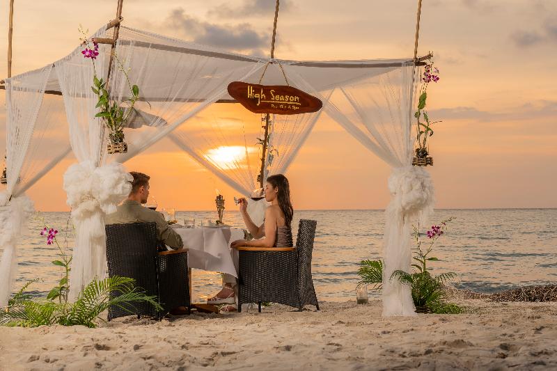 High Season Pool Villa & Spa - Restoran