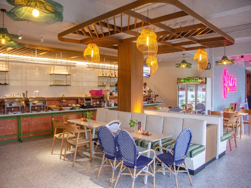 Koa D'Surfer Hotel - Restoran