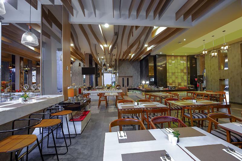 THE 1O1 Palembang Rajawali - Restoran