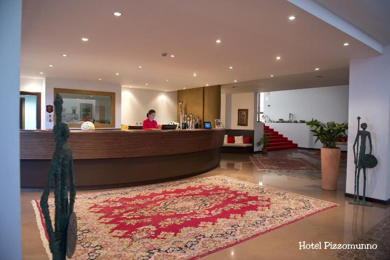 Pizzomunno Vieste Palace Hotel - Lobi