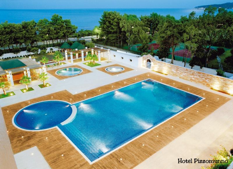 Pizzomunno Vieste Palace Hotel - Havuz