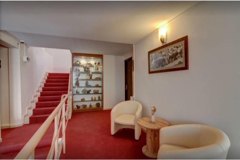 Liva Hotel - Lobi