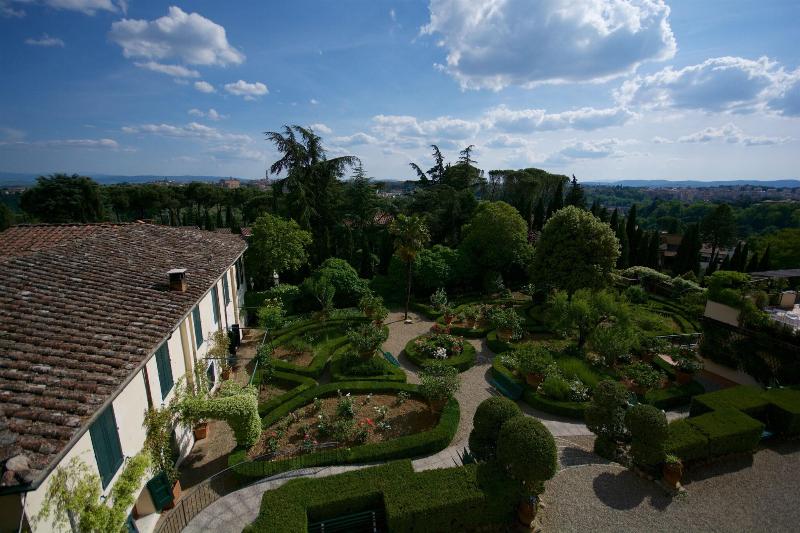 Villa Scacciapensieri - Genel