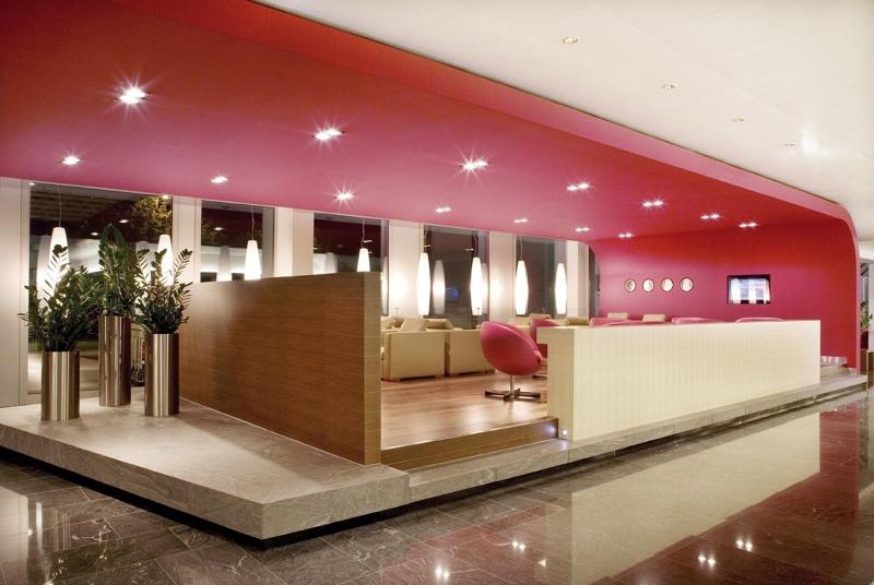 Movenpick Hotel Zurich Airport - Lobi