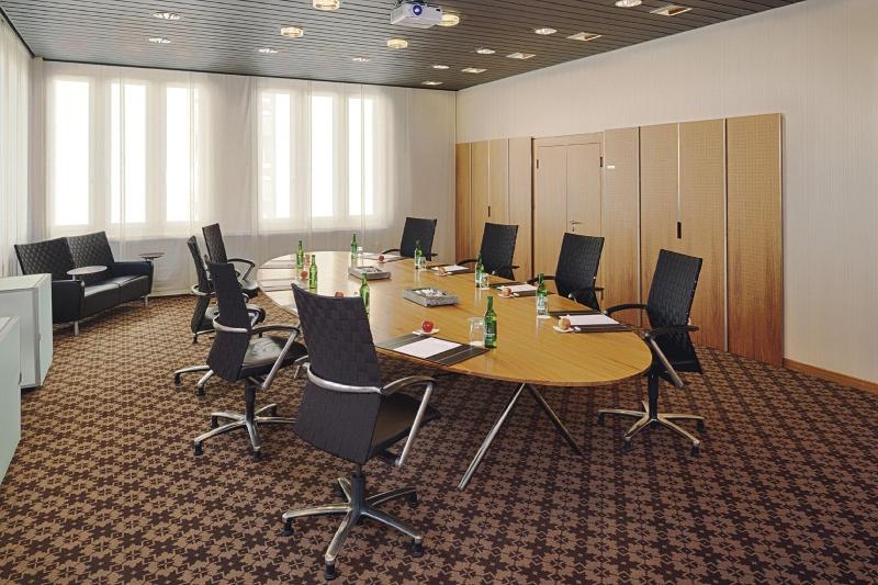 Movenpick Hotel Zurich Airport - Toplantı