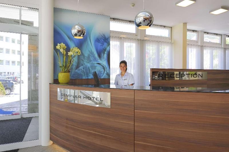 TOP SeminarHotel am Aegerisee Unteraegeri - Lobi