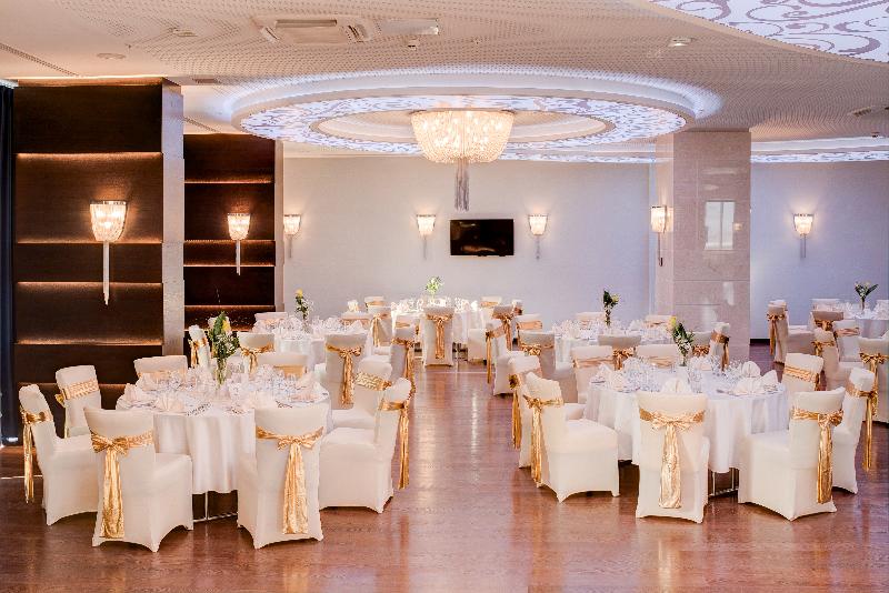 Malak Regency Hotel - Restoran