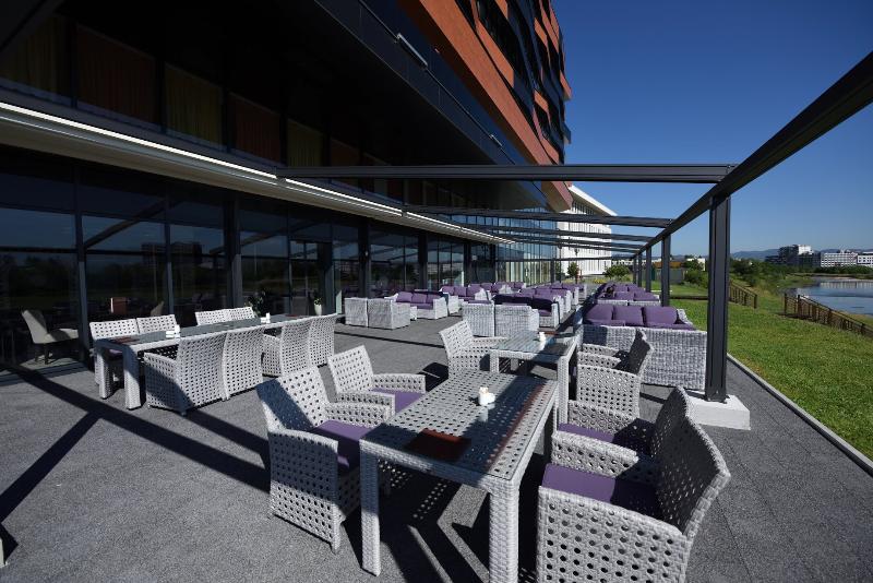 Malak Regency Hotel - Teras