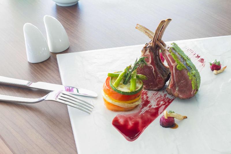 Wyndham Grand Phuket Kalim Bay - Restoran