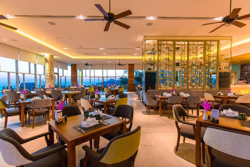 Wyndham Grand Phuket Kalim Bay - Restoran