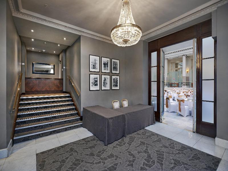 The Waldorf Hilton, London - Toplantı