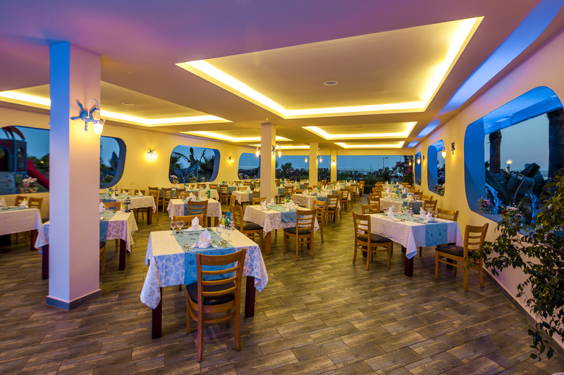 Club Hotel Turan Prince World Select Villa - Restoran