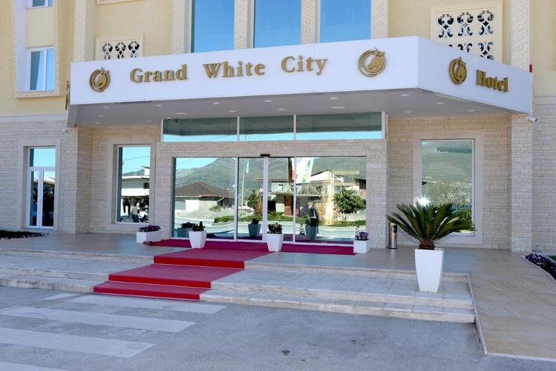 Grand White City - Genel