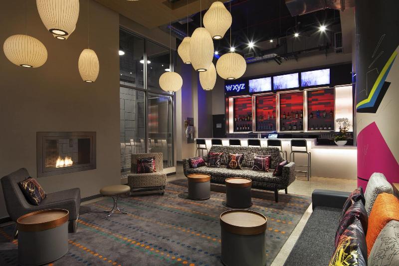 Aloft Long Island City-Manhattan View - Lobi