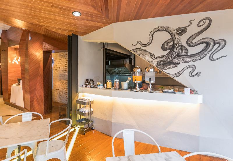 Sea Crest by Jomtien - Restoran
