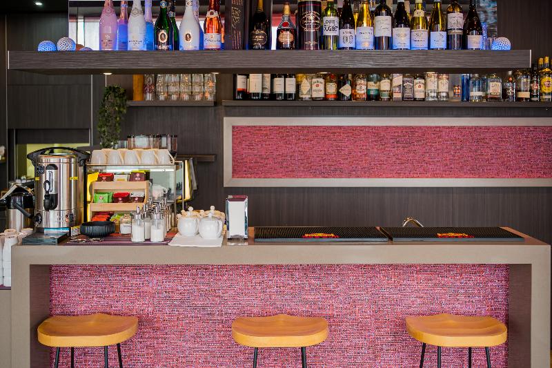 Homaris West Side - Self-Check In - Restoran